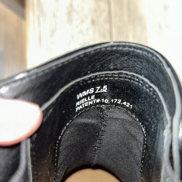 NWOT ! DOLCE VITA Black Faux Leather Pull on Boots w/ faux crock heel cap - Picture 10 of 12